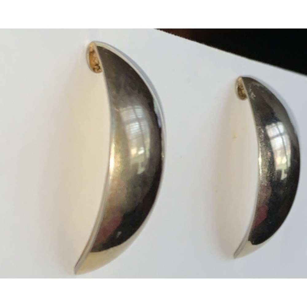 Vintage Gold Tone 1/2 Hoop Tear Drop ‎ Hoop Pierced Earrings - Picture 4 of 4